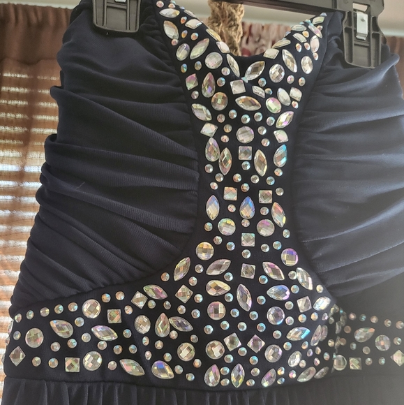 Prom dress ,navy blue ,size 4 with beautiful beads work - Picture 2 of 3